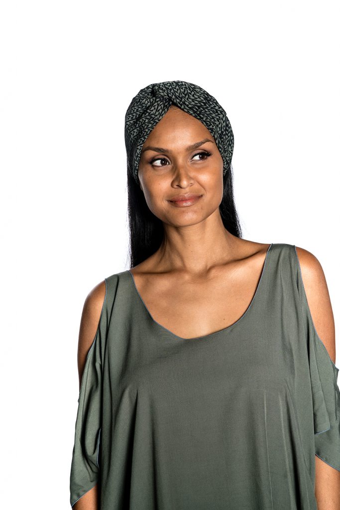 Female model wearing Black and Grey Headband